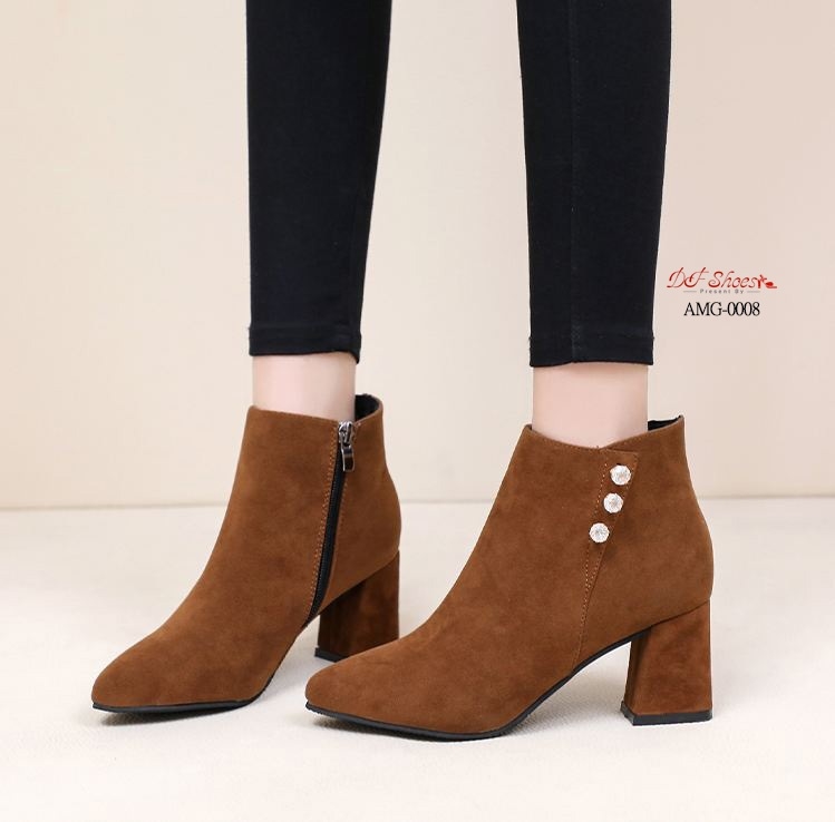 รองเท้าบูทส้นตันทรงหัวแหลมแต่งคริสตัล (สีน้ำตาล)