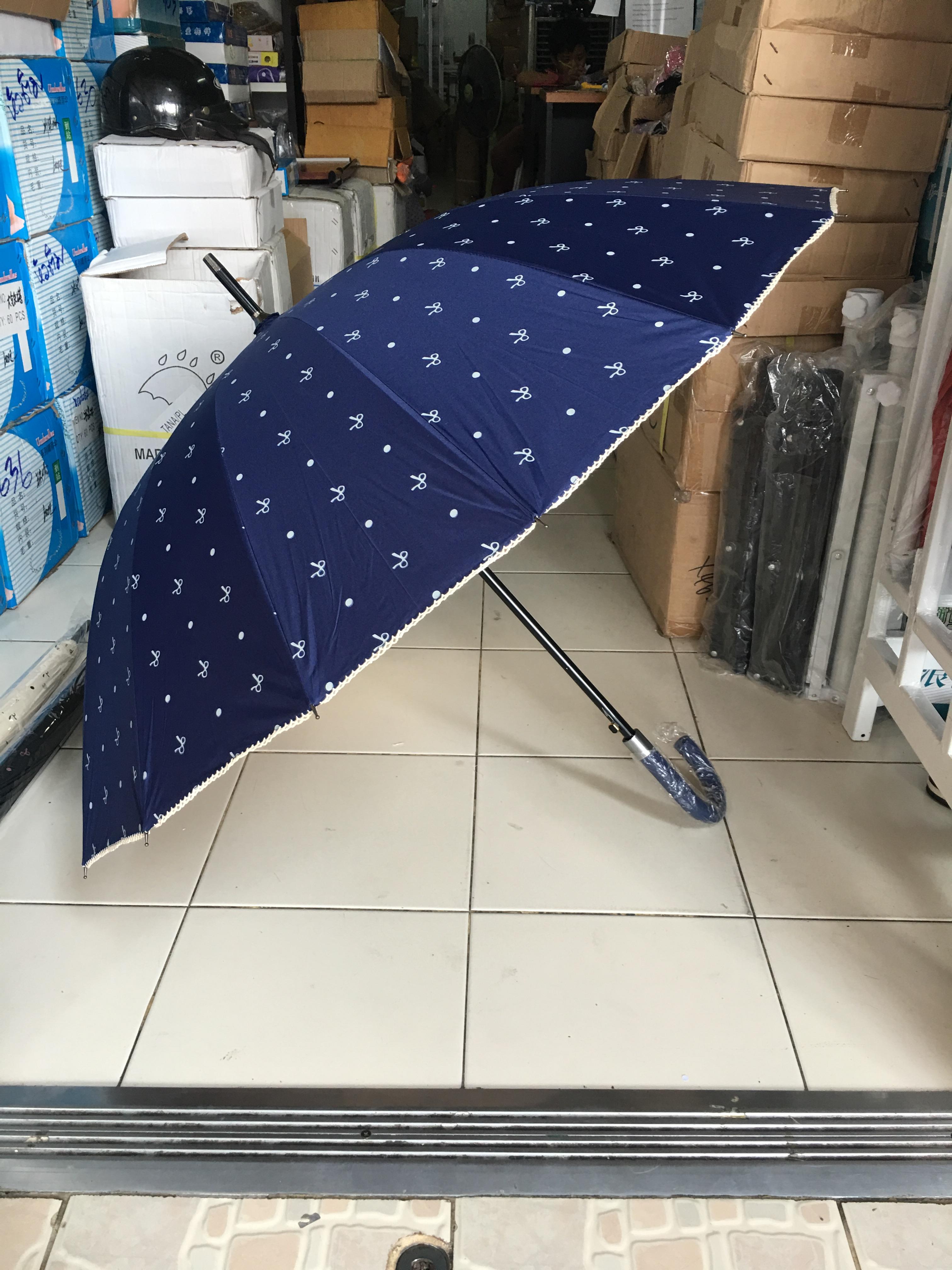 ร่มตอนเดียว23นิ้วลายโบว์มีระบายลูกไม้มียูวีสีทอง