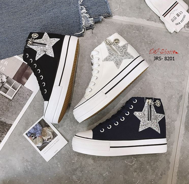 รองเท้าผ้าใบหุ้มข้อแต่งดาวกลิตเตอร์ (สีดำ)