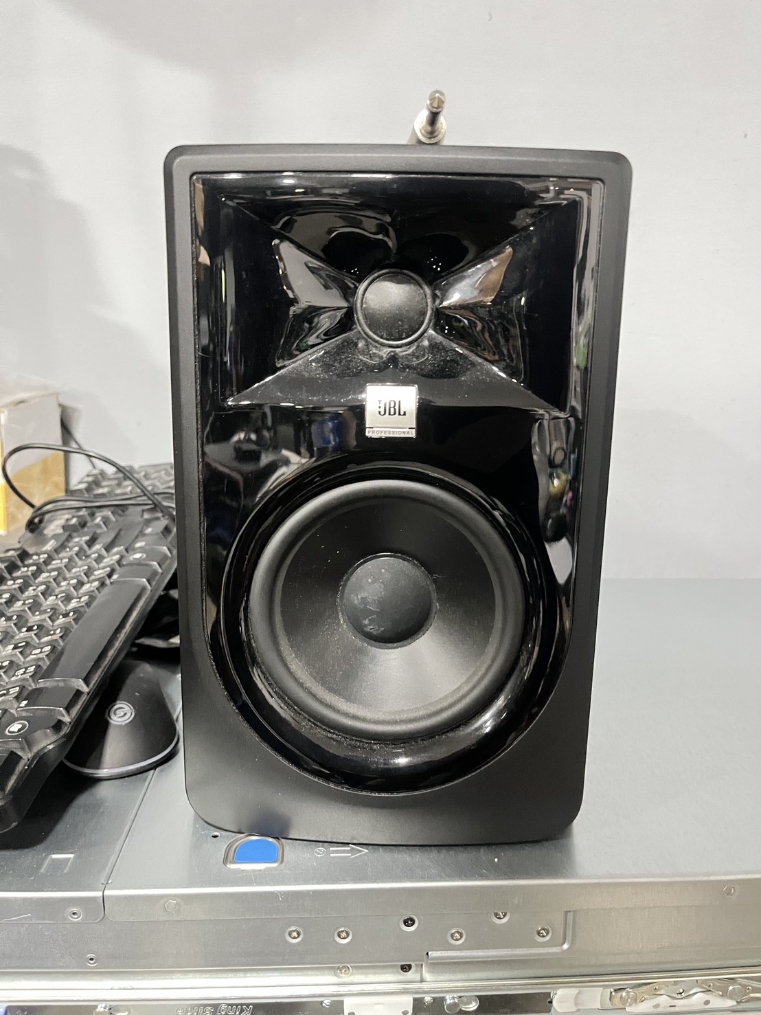 ลำโพงสตูดิโอ JBL 305P MkII 5 นิ้ว 2 ทาง 82 วัตต์ มีแอมป์ในตัว คลาส D