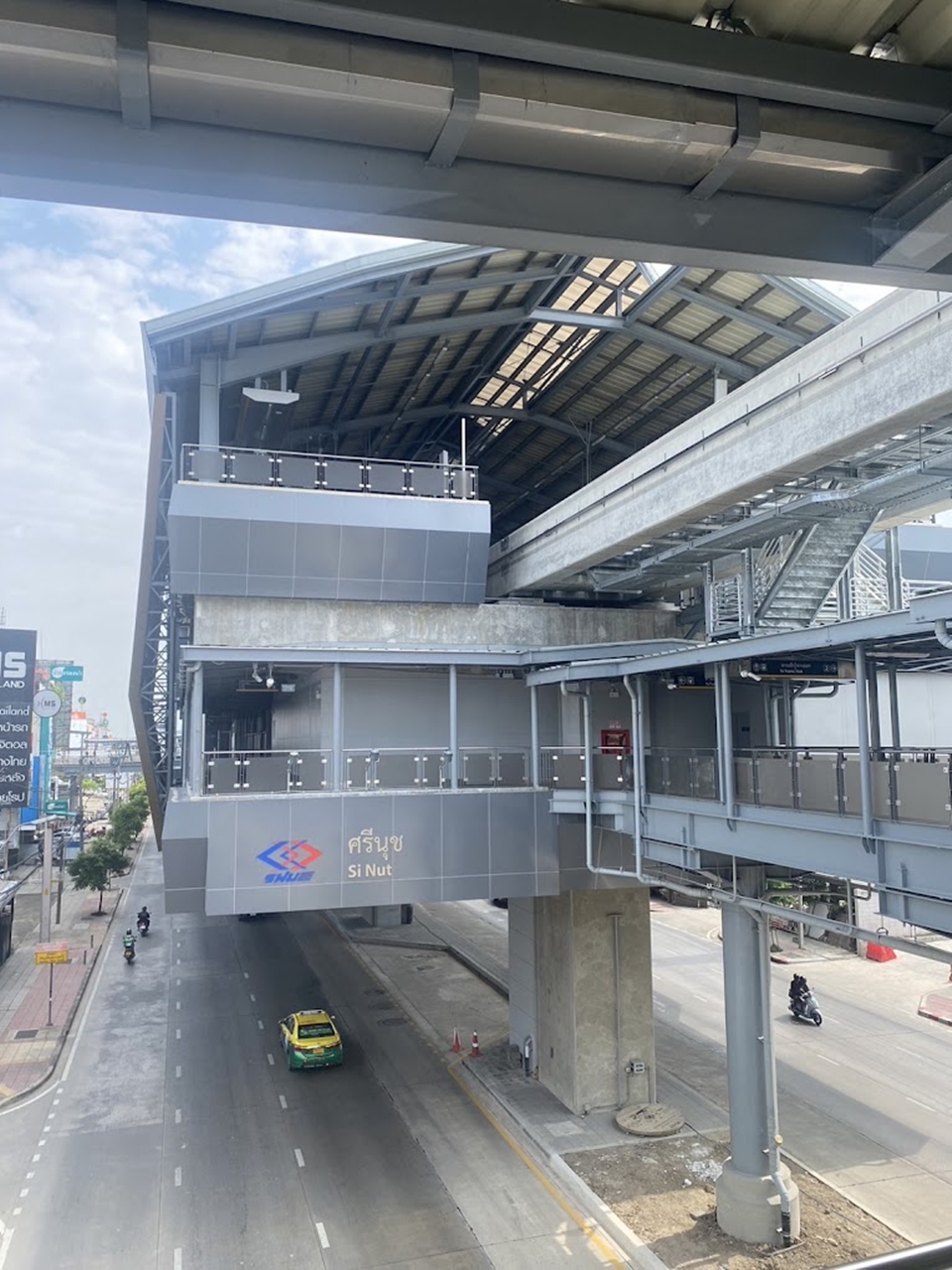 ขายที่ดินติดถนนอ่อนนุช ใกล้รถไฟฟ้าสายสีเหลืองสถานีศรีนุช เพียง 500 เมตร