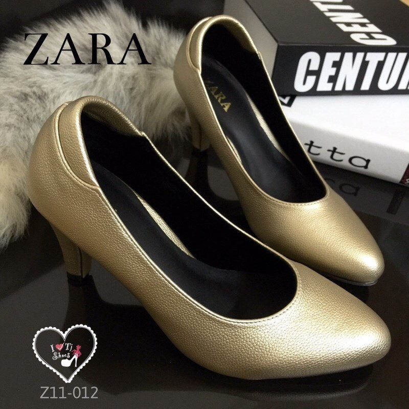 พร้อมส่ง : รองเท้าคัชชู Style Zara (สีทอง)
