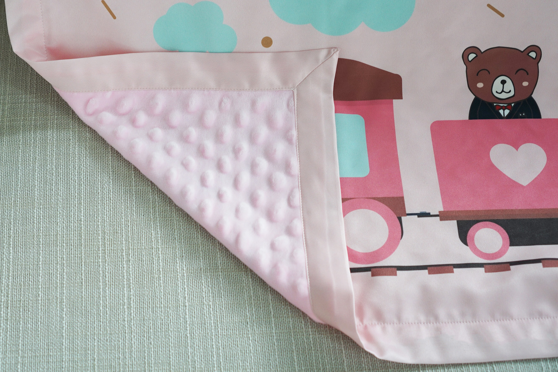 ผ้าห่มเด็ก ใส่ประวัติแรกเกิด ลายรถไฟ Train - Pink