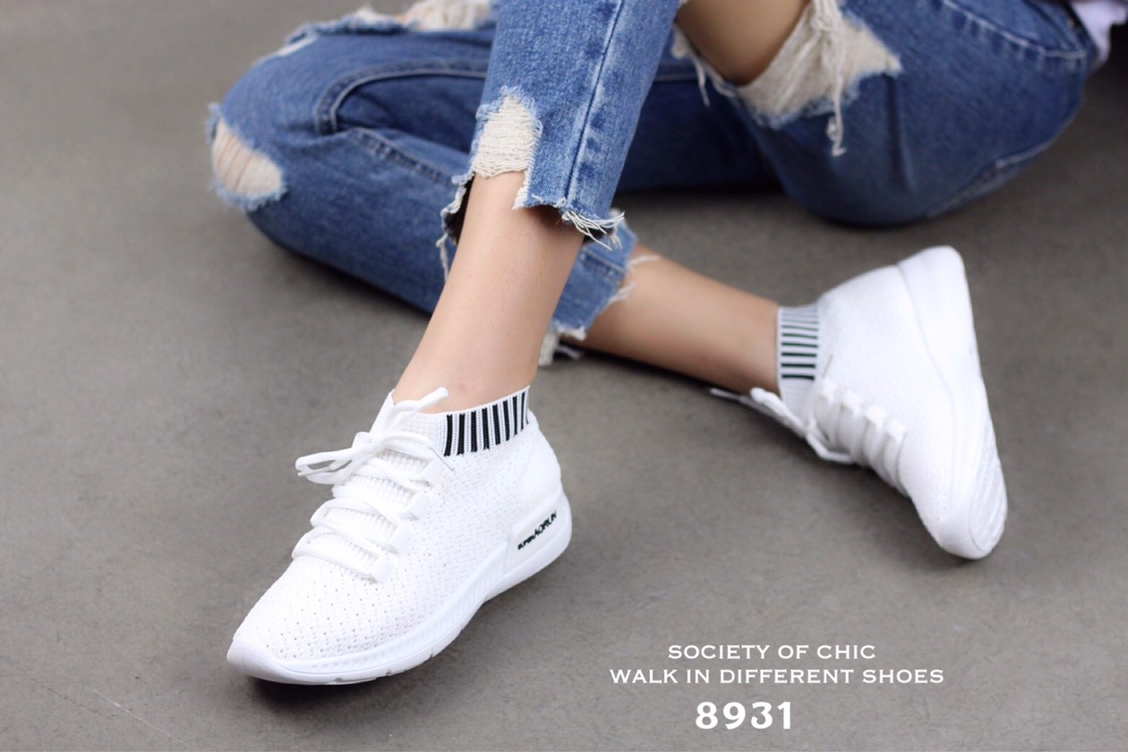 รองเทเา้ผ้าใบสไตล์Sportแต่งขอบถุงเท้าลายทาง (สีชมพู)