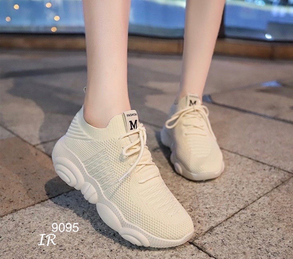 รองเท้าผ้าใบแฟชั่นผ้าทอไหม (สีครีม)