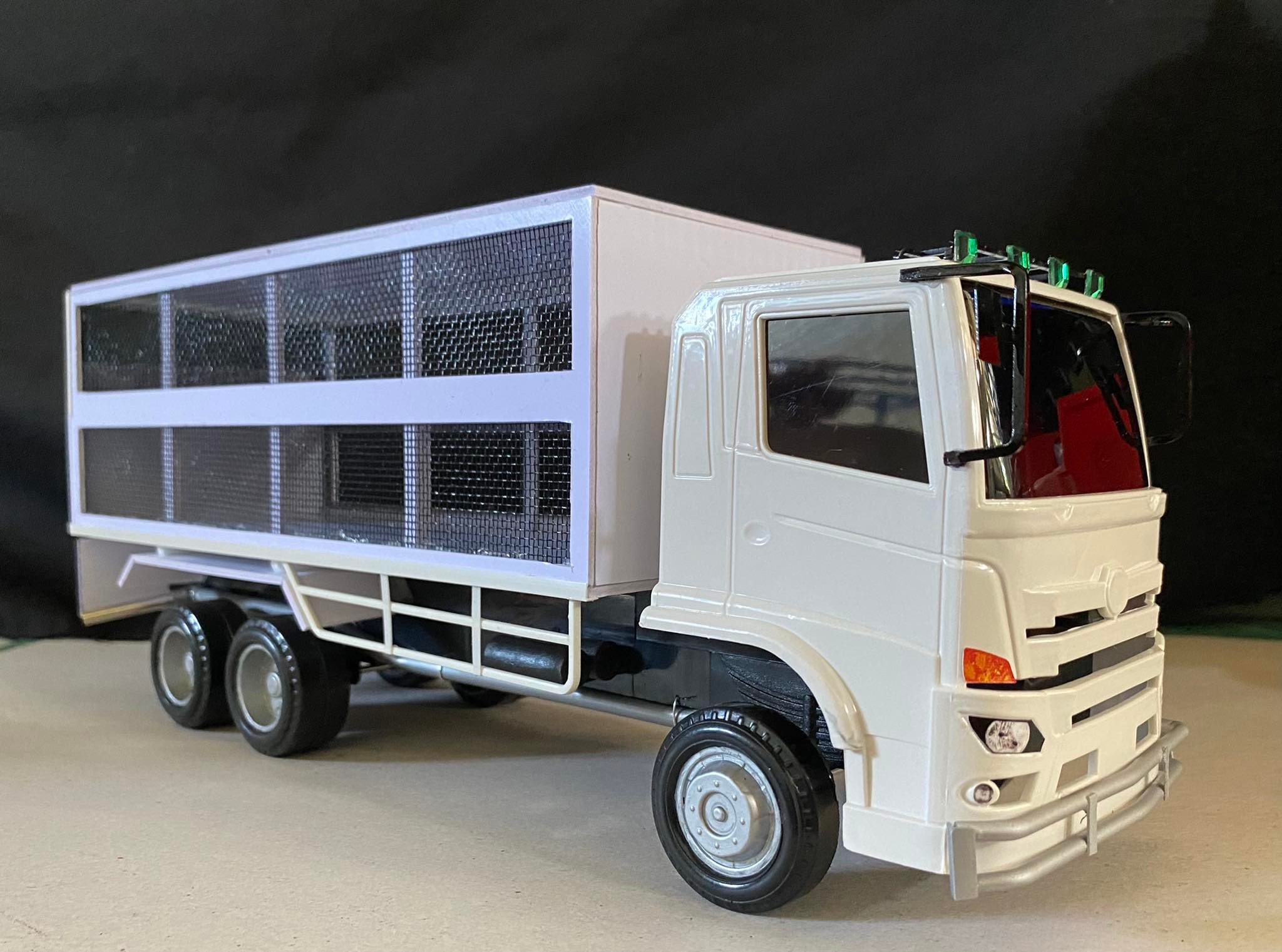 รถขนหมู เดิมๆ