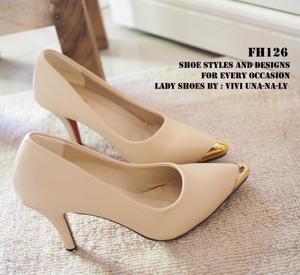 พร้อมส่ง : รองเท้าคัทชู Zara หัวทอง (สีครีม)