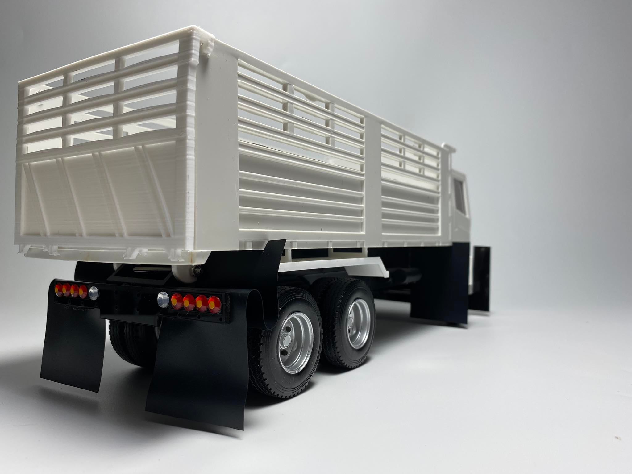 ยางบังฝุ่นจำลอง แผ่นบังฝุ่นโมเดลรถบรรทุก ได้ 1 แผ่น บังฝุ่นแต่งรถของเล่น บังฝุ่นหม่ำโมเดล mud guard for truck scale