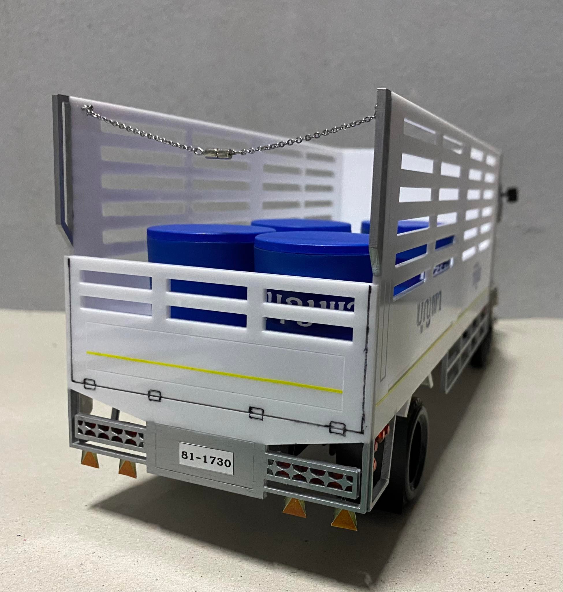 รถหกล้อคอก