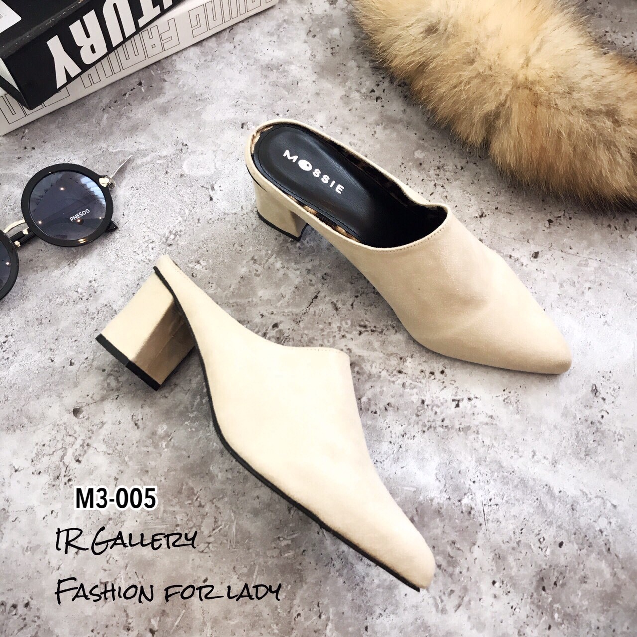 รองเท้าส้นตันแบบสวม (สีแทน)