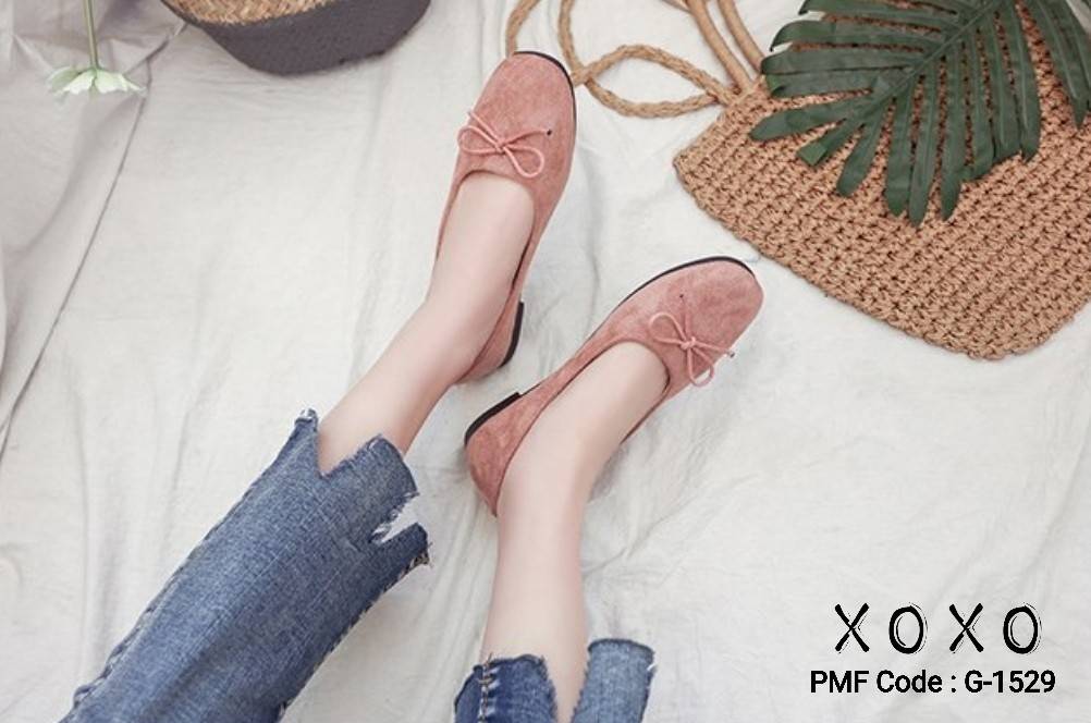 รองเท้าส้นแบนแต่งริบบิ้น (สีครีม)