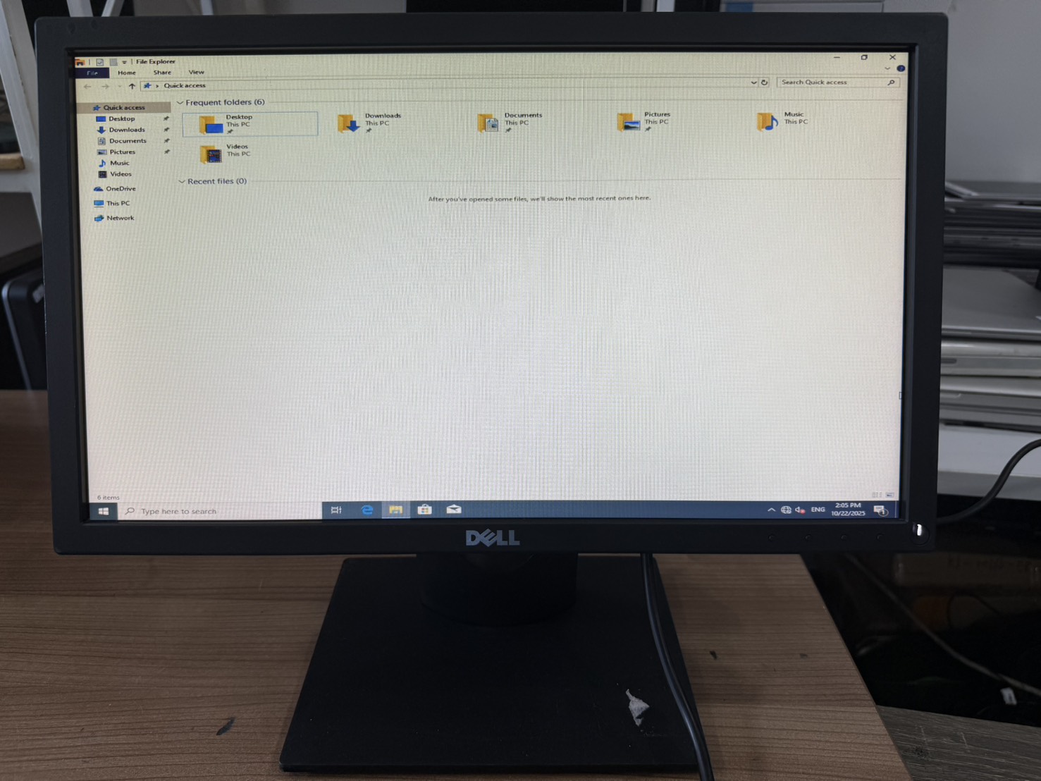จอคอมพิวเตอร์ Dell E1916HVF 19-inch จอมีรอย