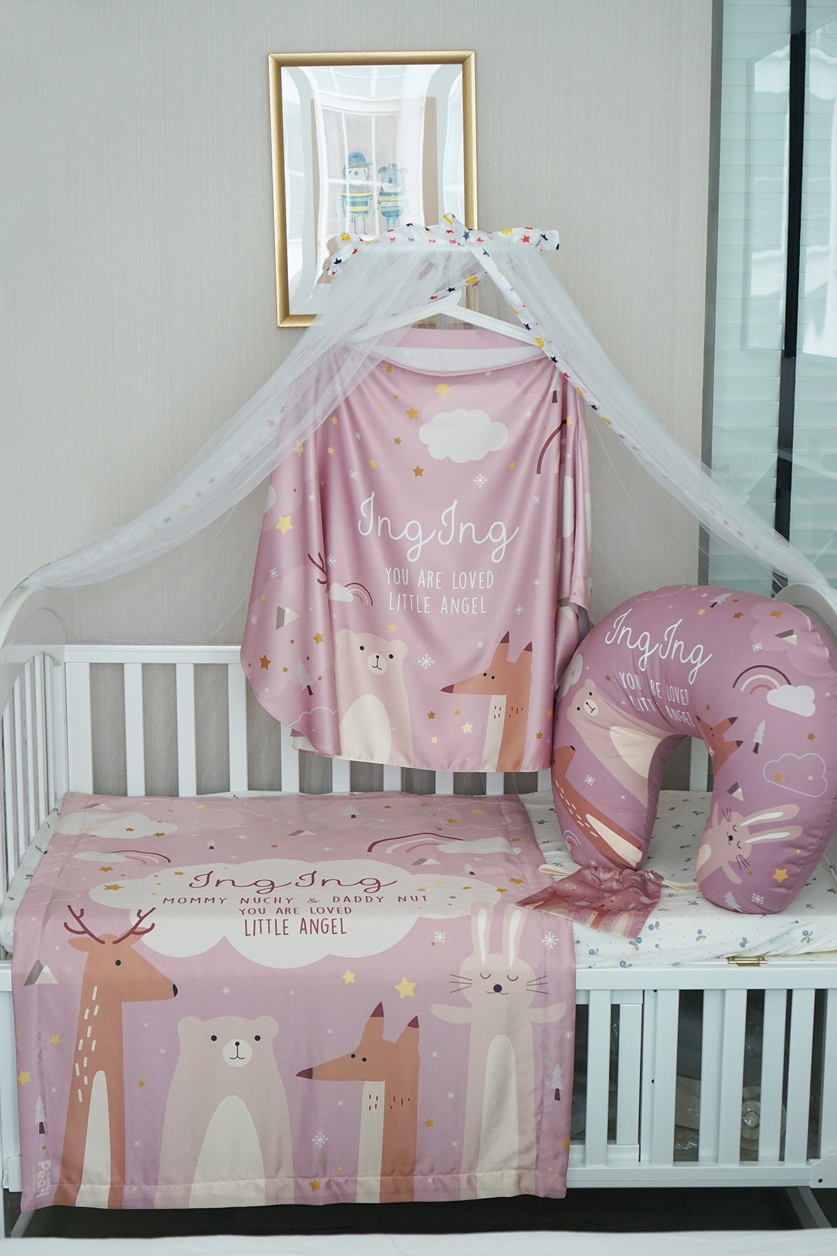 ชุดของขวัญเด็กแรกเกิด NP3 ผ้าห่ม ขนาด 75x100cm + ผ้าคลุมให้นม + หมอนรองให้นม ลาย Woodland - Pink