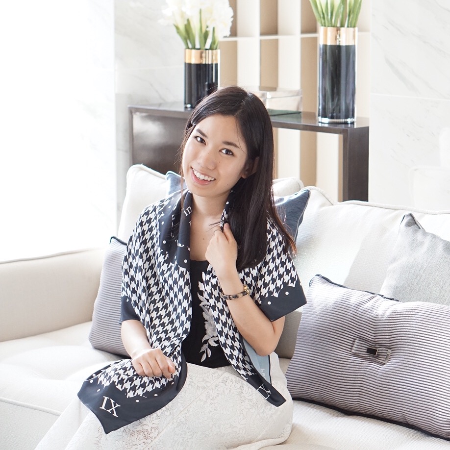 ผ้าพันคอ "ฉันเกิดในรัชกาลที่๙" สีดำ สั่งทำใส่ชื่อ