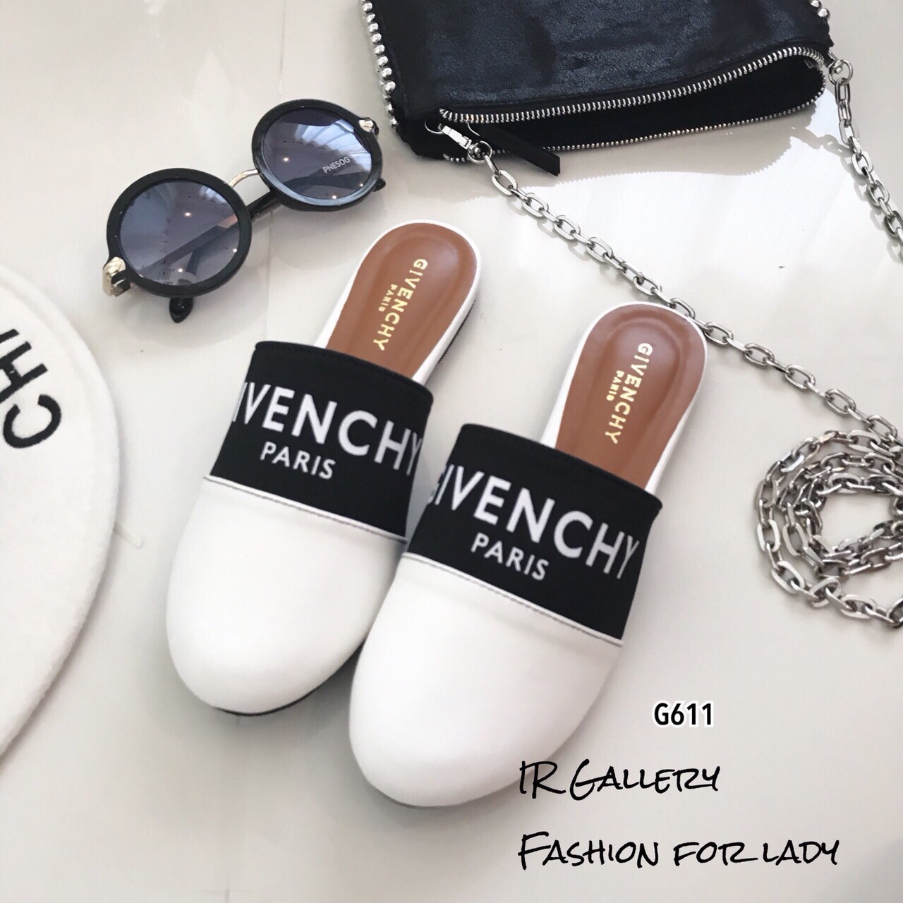 รองเท้า Sliper Style Givenchy (สีดำ)