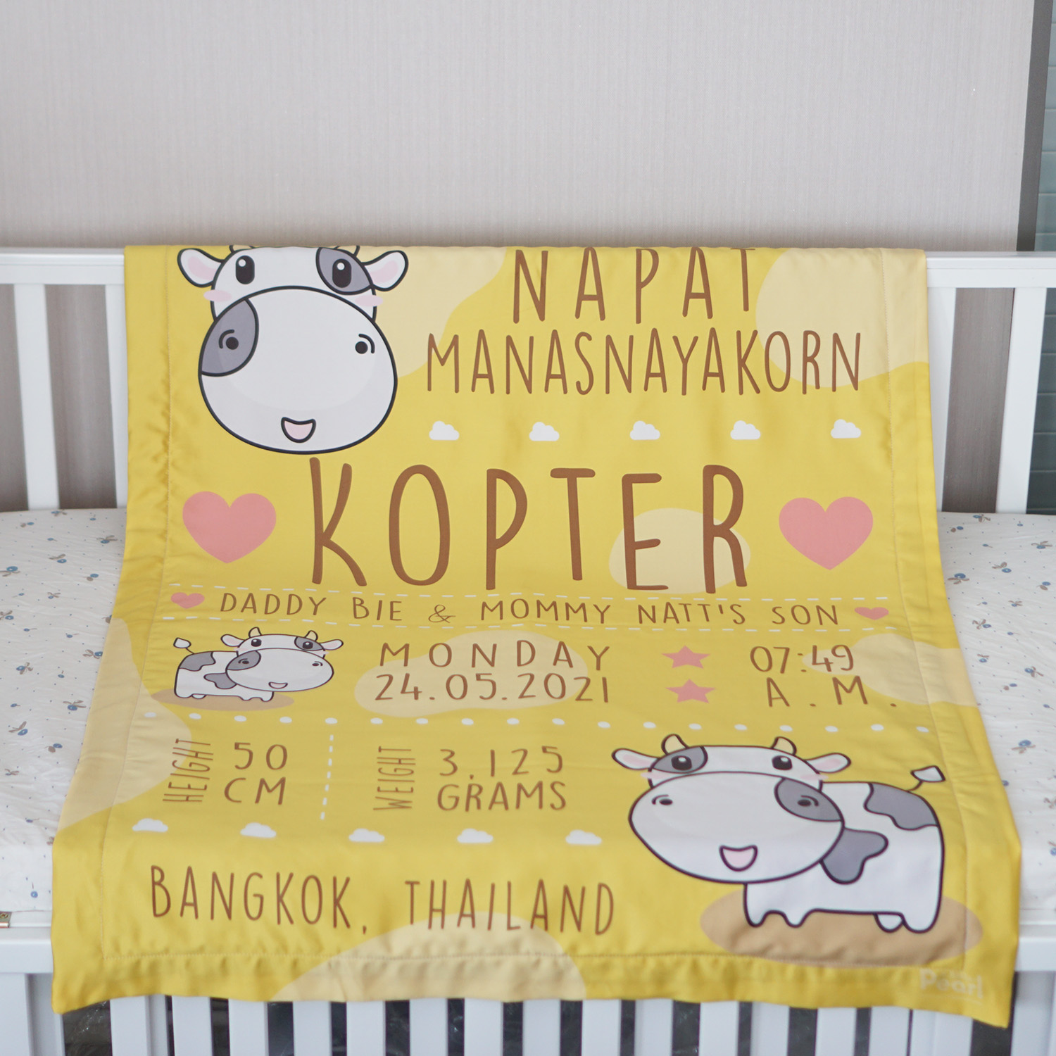 ผ้าห่มเด็ก ใส่ประวัติแรกเกิด ลายวัว Cow1 - Yellow