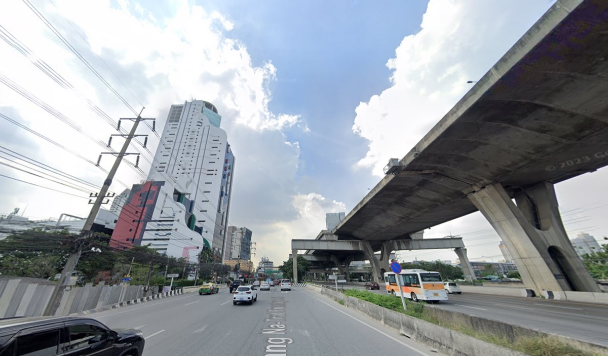 อาคารอินเตอร์ลิ้งค์ ทาวเวอร์ บางนา (INTERLINK TOWER BANG NA) พื้นที่สำนักงานออฟฟิศให้เช่าติดถนนบางนา-ตราด