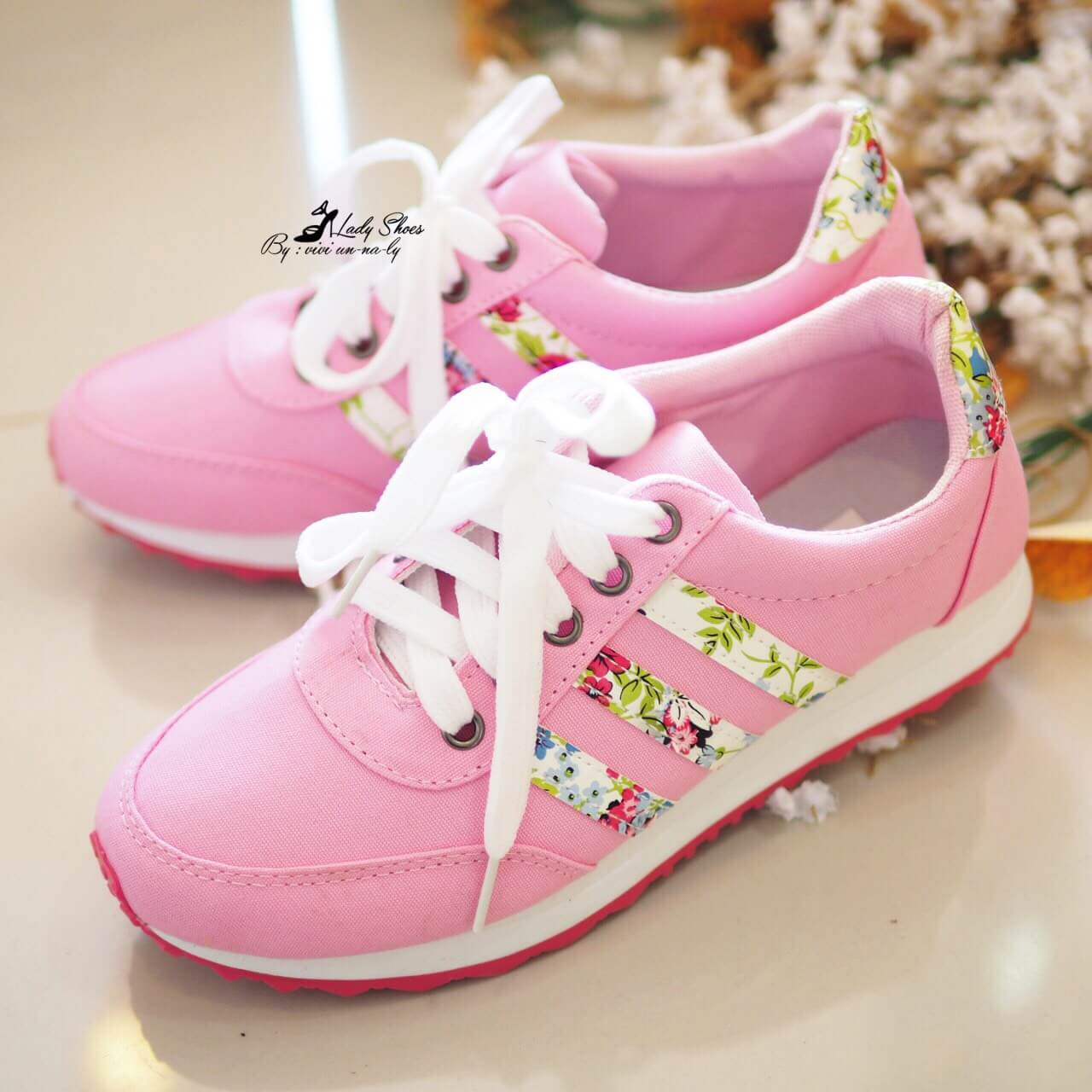 รองเท้าผ้าใบทรงสปอร์ตแต่งลาย (สีชมพู)