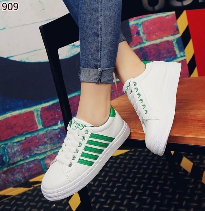 รองเท้าผ้าใบพียูแต่งแถวสไตล์ Sport (สีดำ)