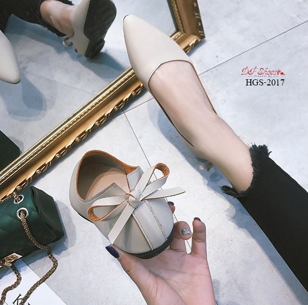 รองเท้าคัทชูส้นแบนแต่งโบว์หลัง (สีกากี)