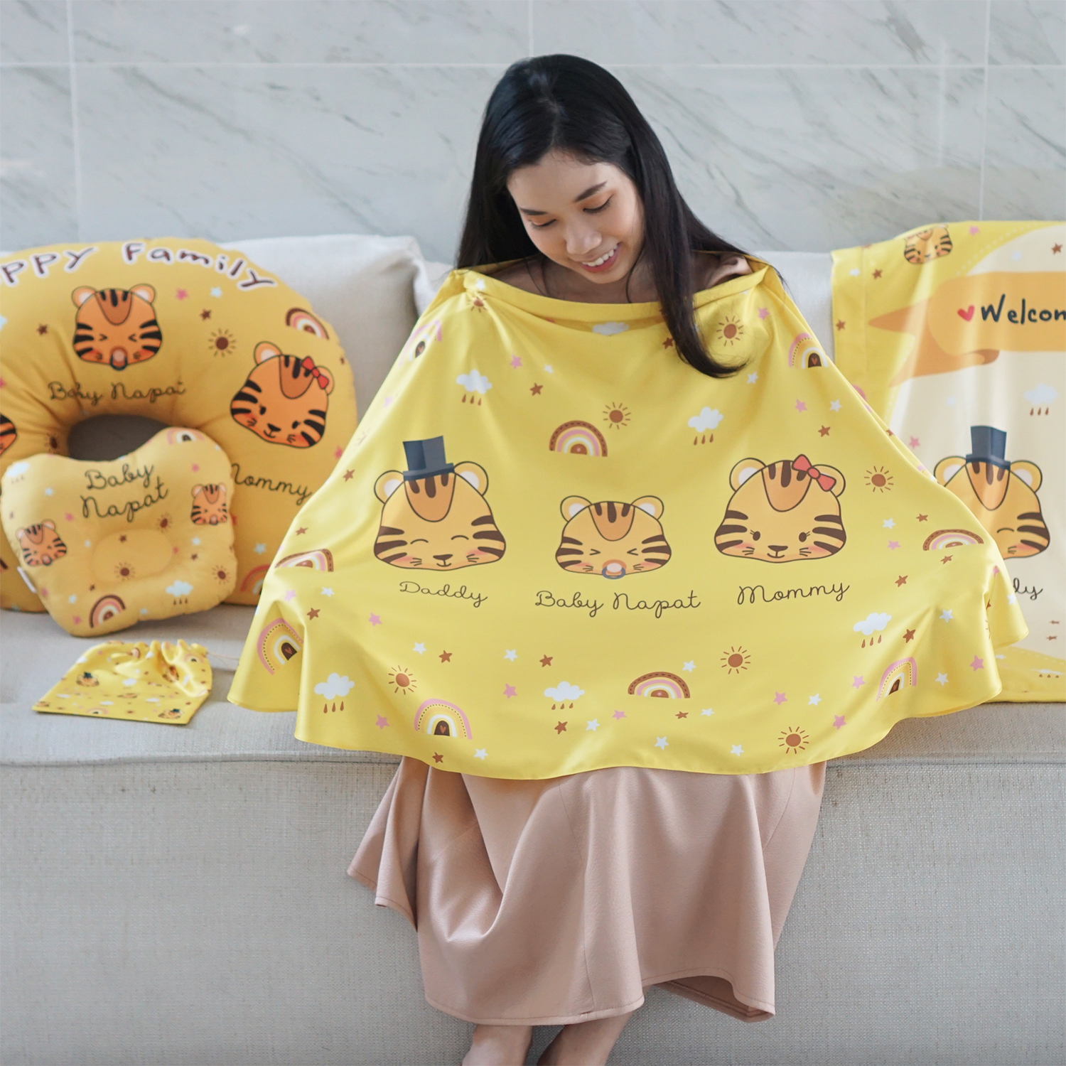 ผ้าคลุมให้นม สั่งทำใส่ชือ ลาย Tiger - Yellow