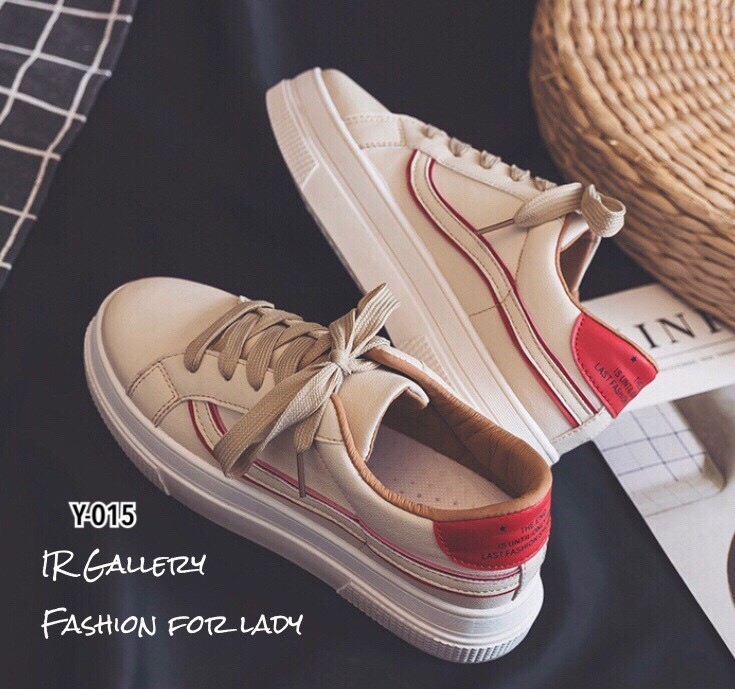รองเท้าผ้าใบฟั่นพียูแต่งลายแถบ (สีครีม)