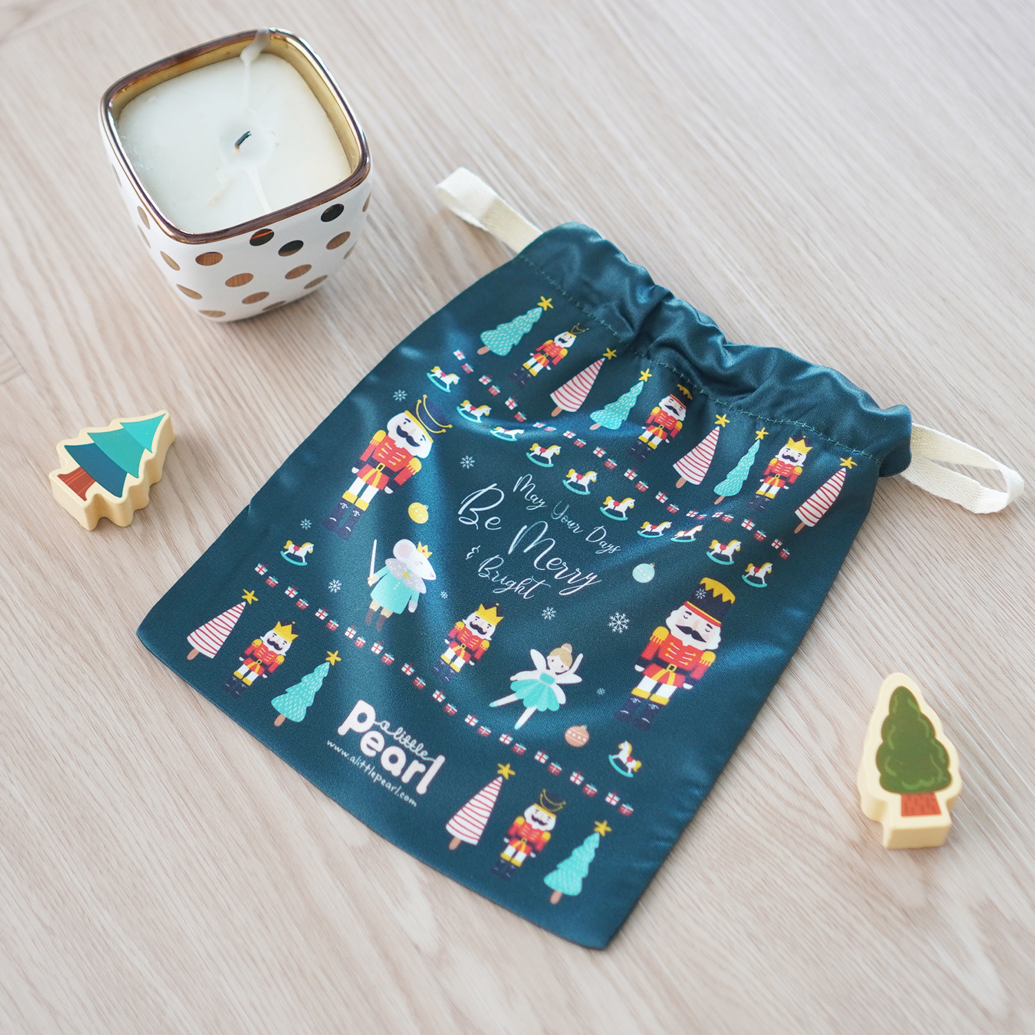 ถุงผ้าซาติน ลาย Nutcracker - Green