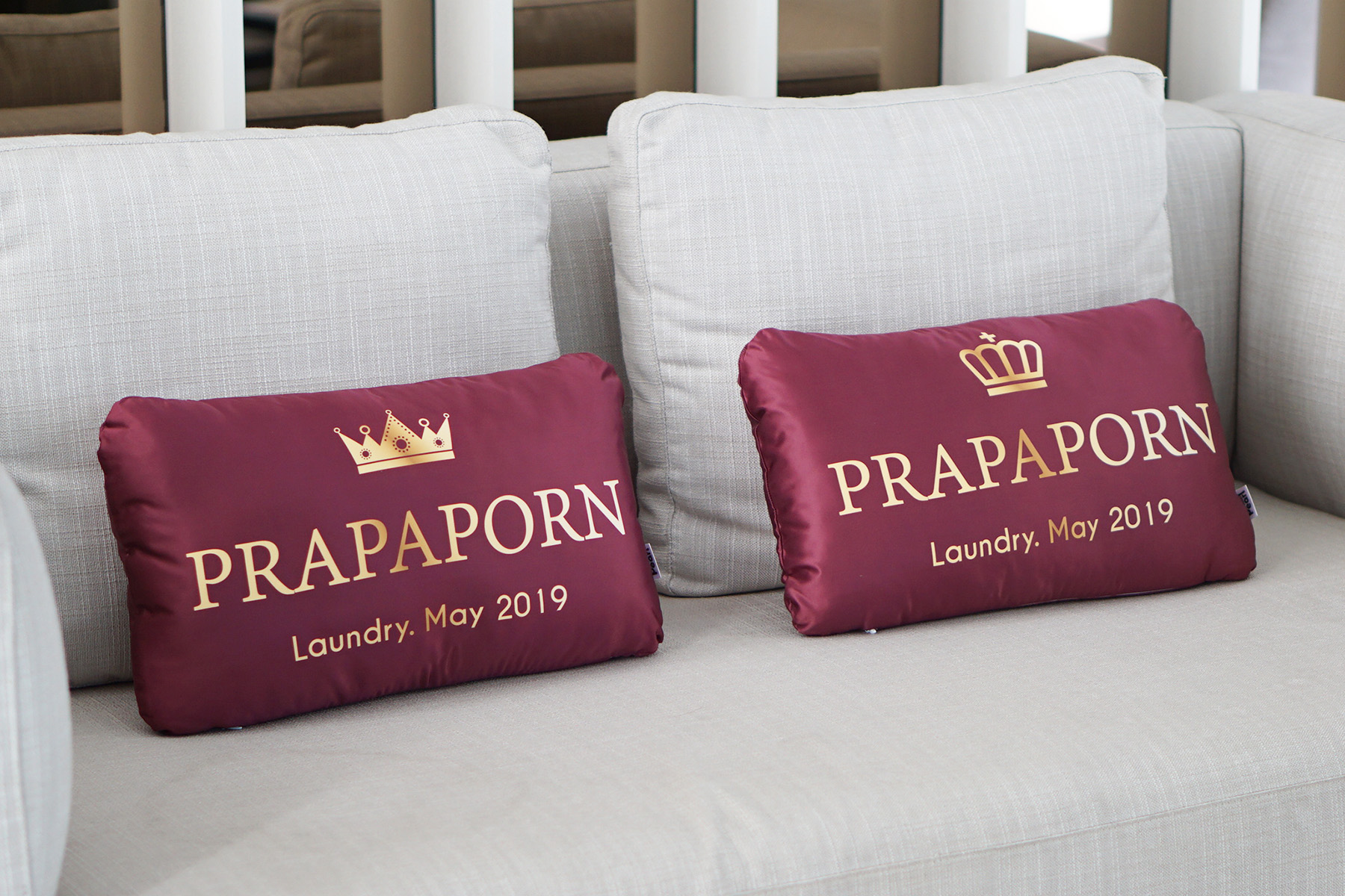 หมอนอิงทรงสี่เหลี่ยมยาว King & Queen - Burgundy (ราคาต่อใบ)