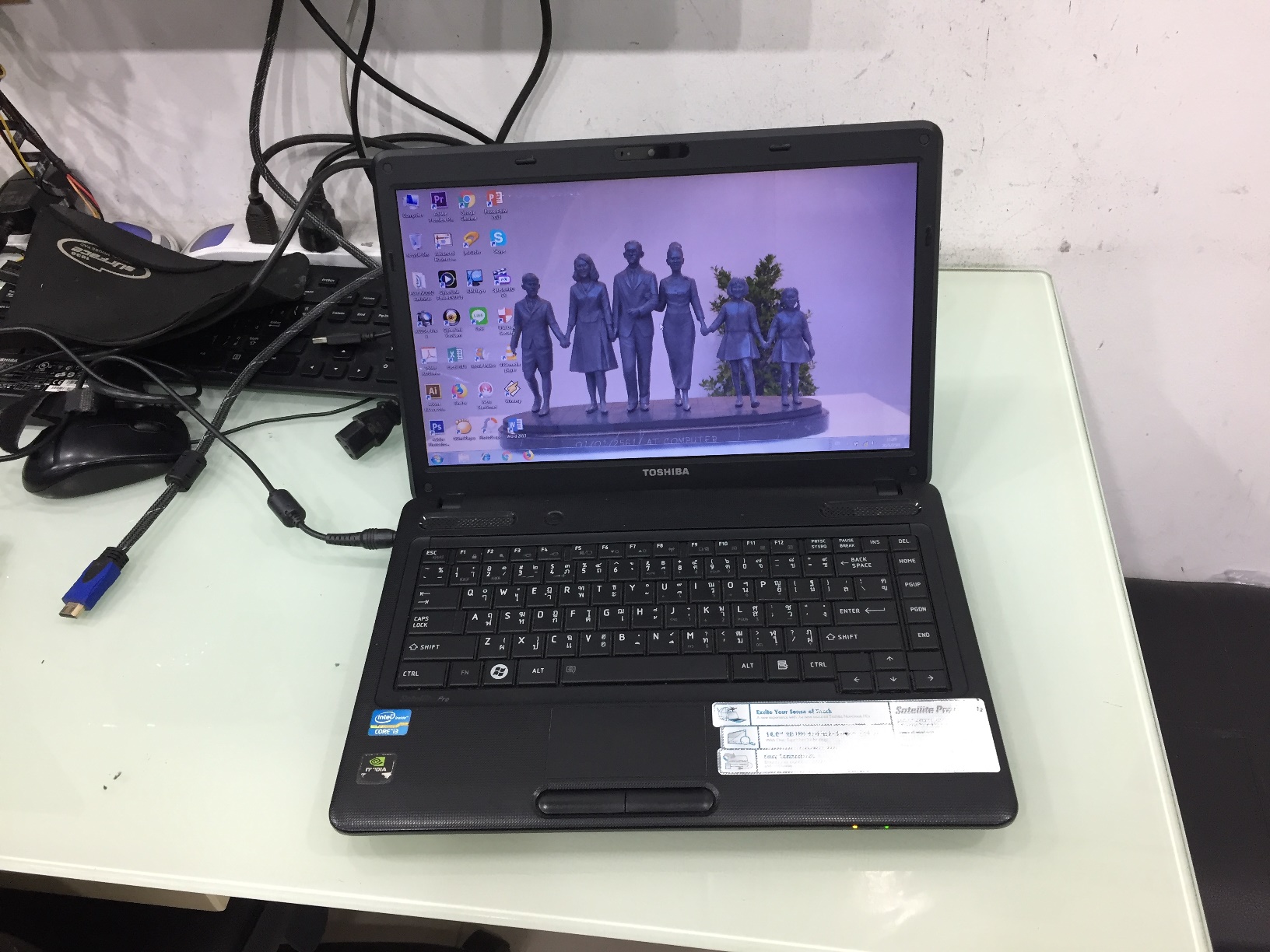 TOSHIBA Satellite C640