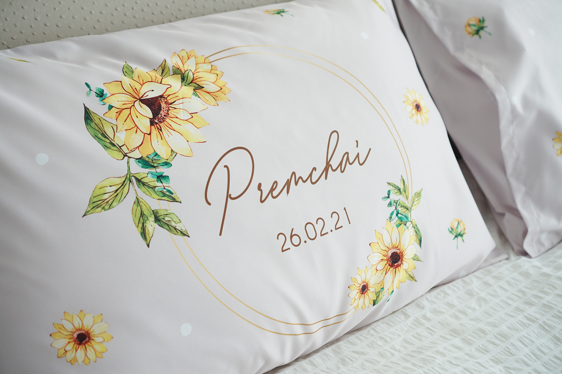 ปลอกหมอนหนุนคู่ พิมพ์ลายเต็มผืน ลาย Sun Flower - Beige