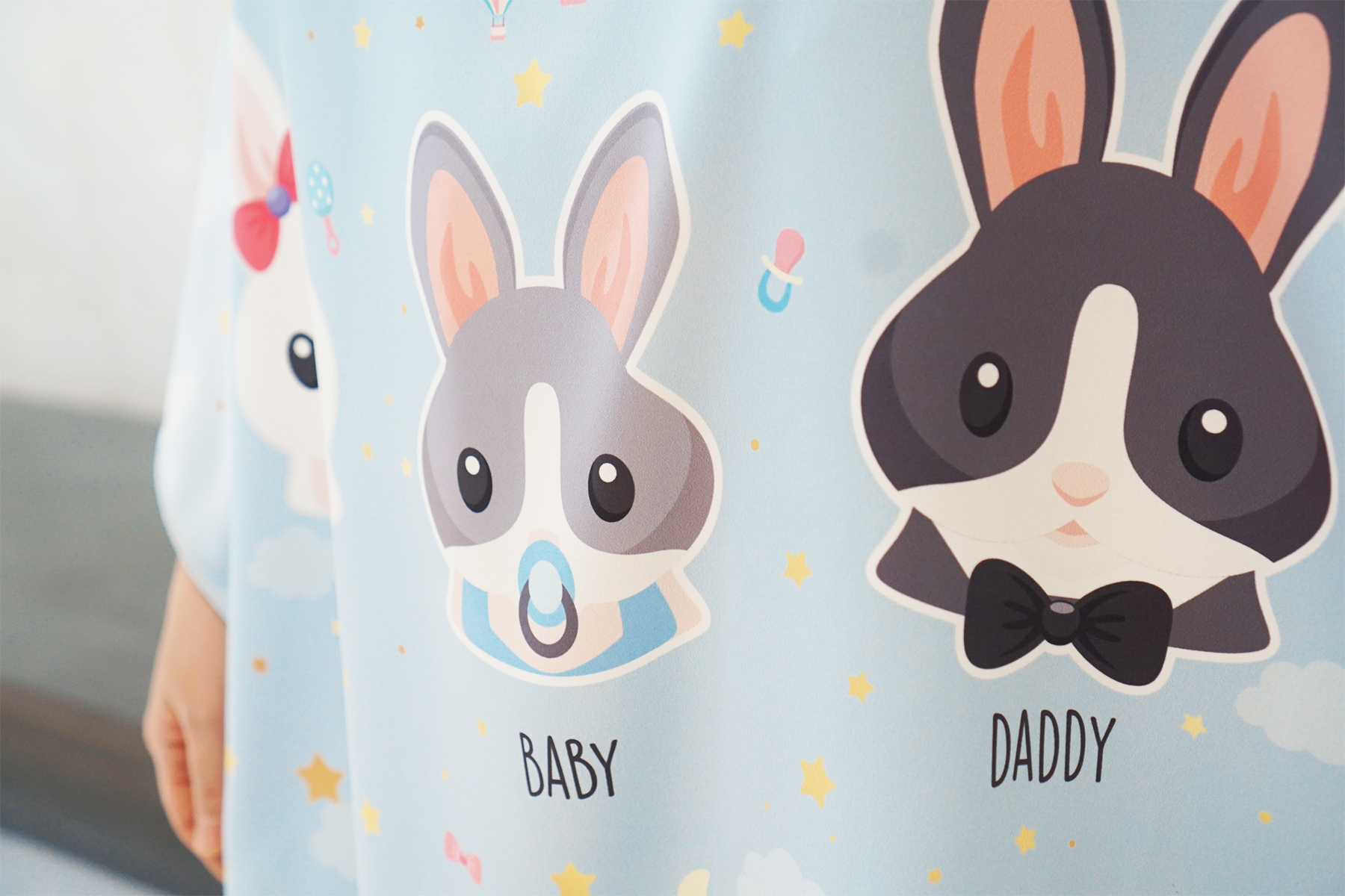 ผ้าคลุมให้นม (รุ่นมีกระดุม ถอดโครงได้) พร้อมส่ง ลาย Rabbit & Rainbow - Blue