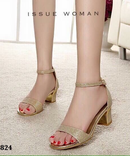 พร้อมส่ง : รองเท้ารัดส้นผ้ากากเพชร (สีทอง)