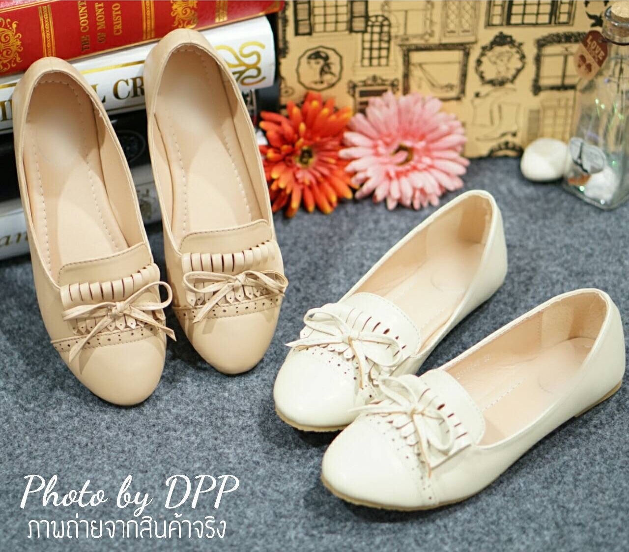 พร้อมส่ง : รองเท้าส้นแบนสไตล์ Moccasin (สีครีม)