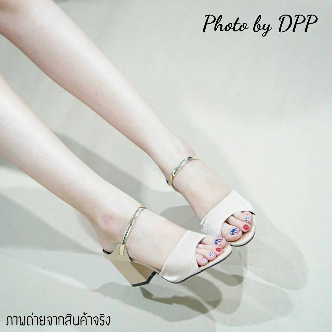 พร้อมส่ง : รองเท้าส้นตึกผ้าซาติน (สีครีม)