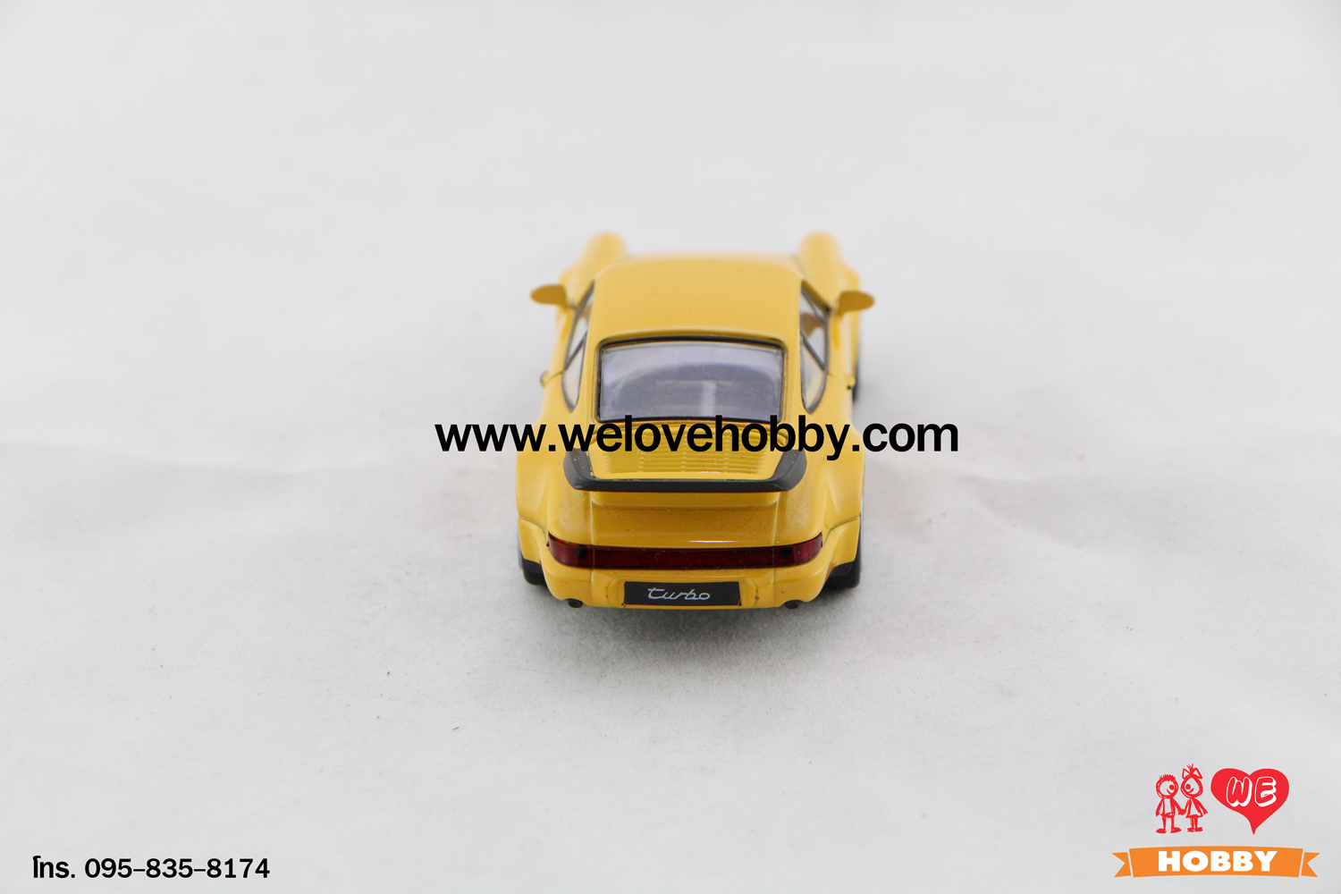 โมเดลรถ Porsche 964 Turbo สีเหลือง Scale 1:36