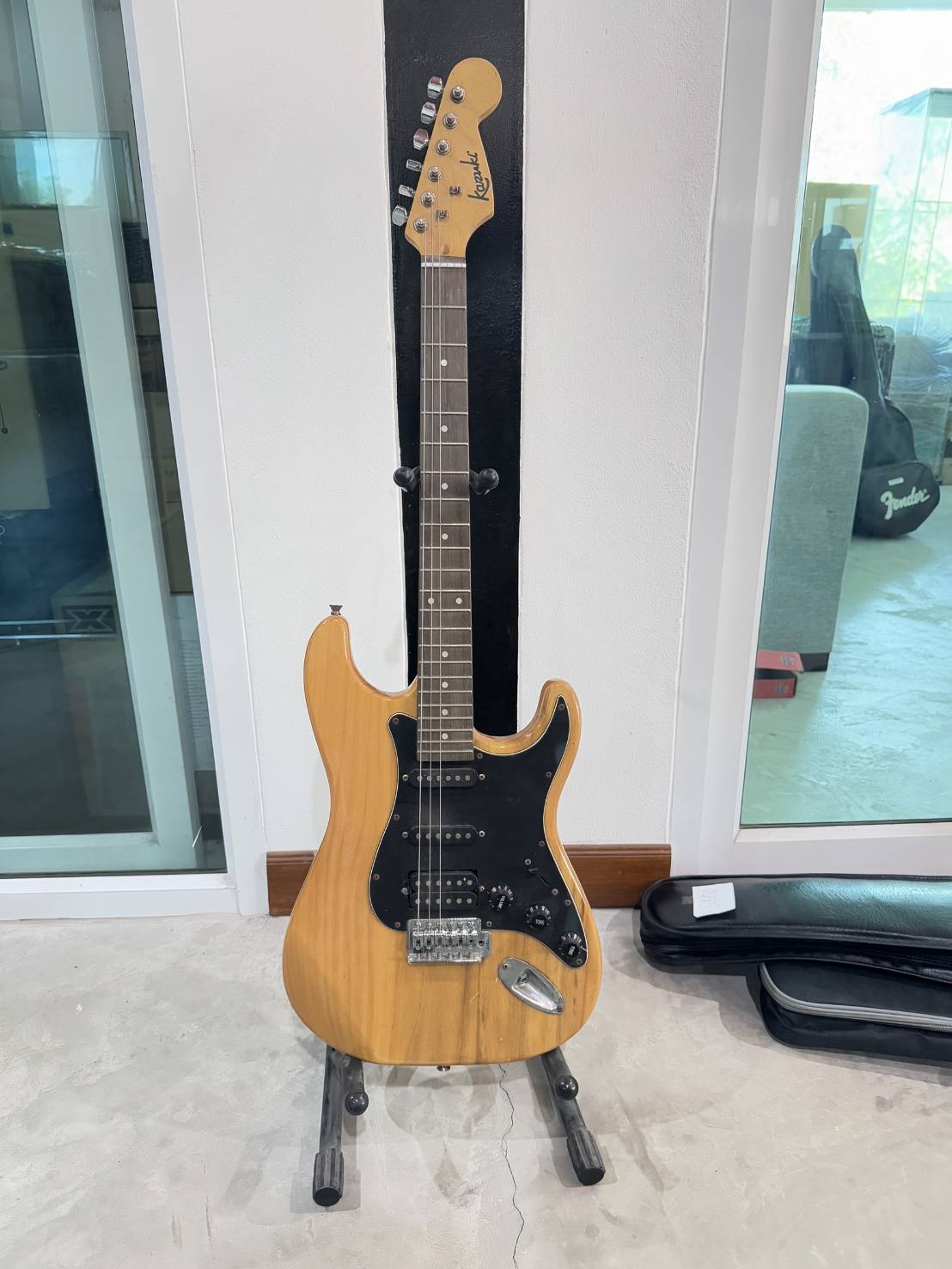 กีต้าร์ไฟฟ้า Kazuki Newcomer ST สี Nutural **สายขาด