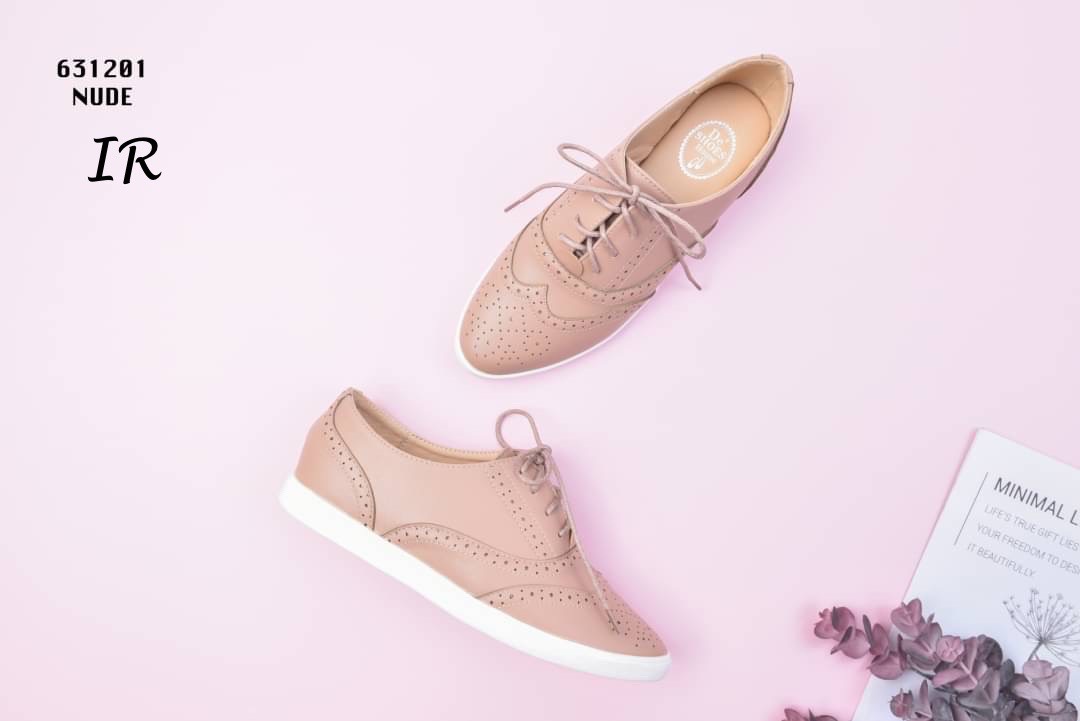 รองเท้าผ้าใบสไตล์ Oxfordฉลุลาย (สีนู้ด)