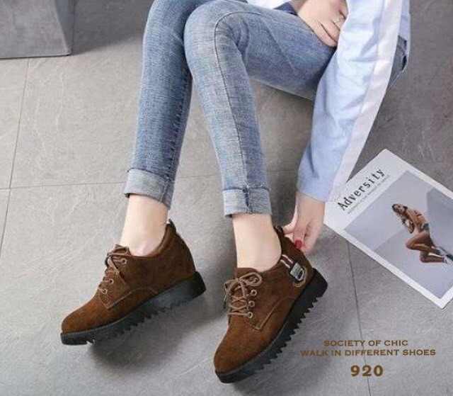 รองเท้าผ้าใบหนังกลับสไตล์แฟชั่นเกาหลี (สีดำ)