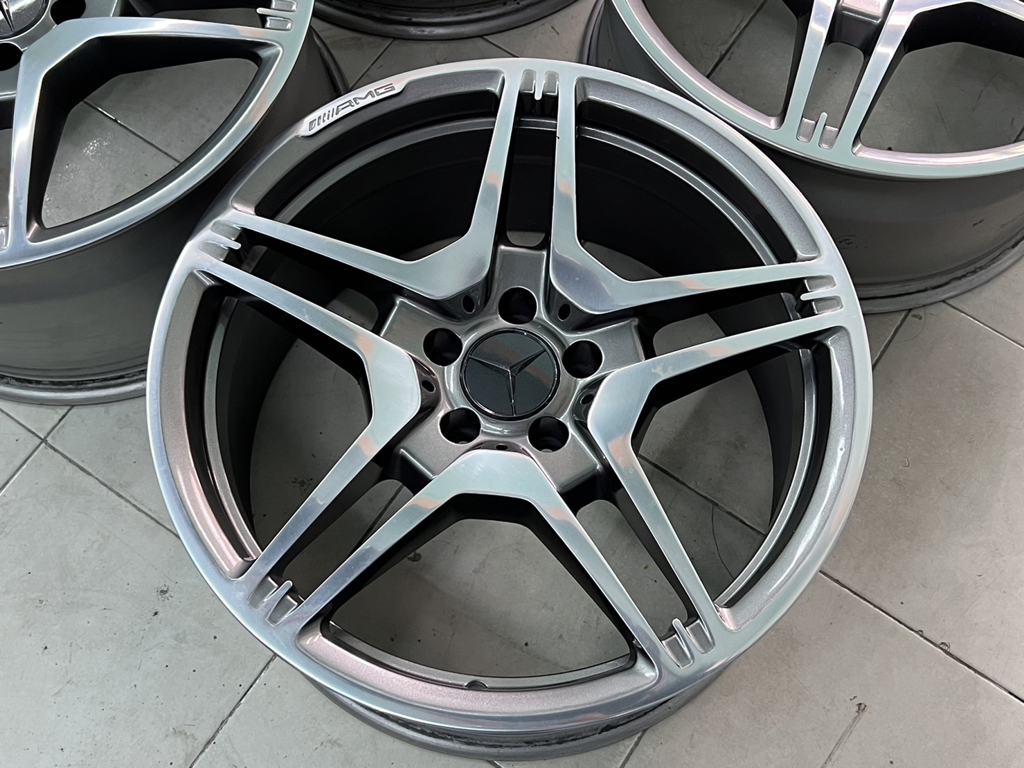 ล้อเบนซ์แท้ AMG ST4 CLS63 19" สภาพสวย