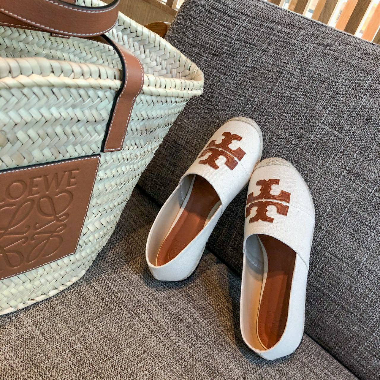 รองเท้าคัทชูStyle Tory Burch (สีครีม)