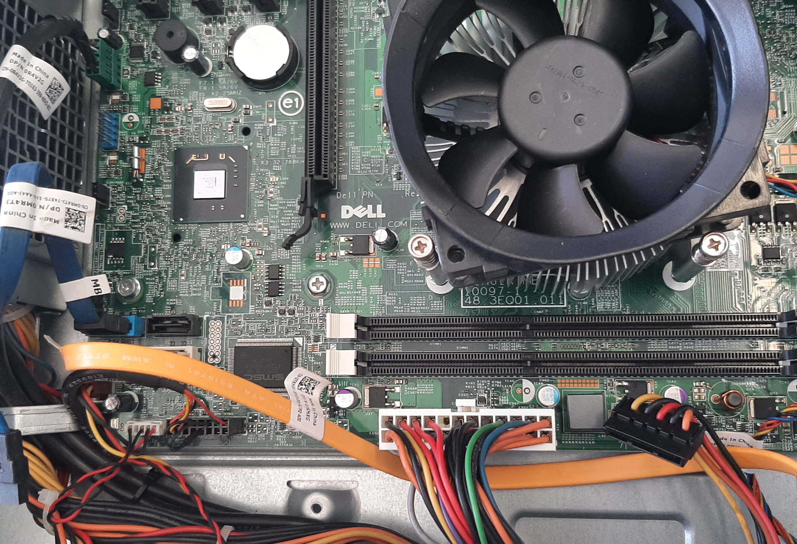 คอมพิวเตอร์ตั้งโต๊ะมือสอง Dell Optiplex 3010 DT (i3-3220 Ram4GB HDD1TB) สภาพดี ประกันร้าน 1 เดือน