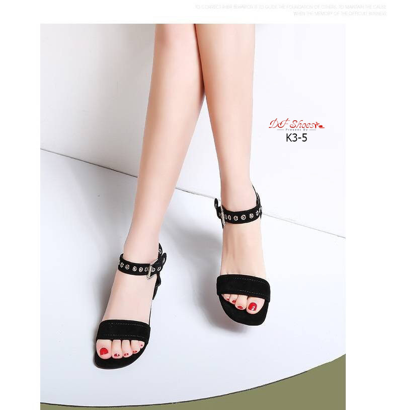 รองเท้าส้นตันรัดส้นแต่งเคลือบเงิน (สีครีม)