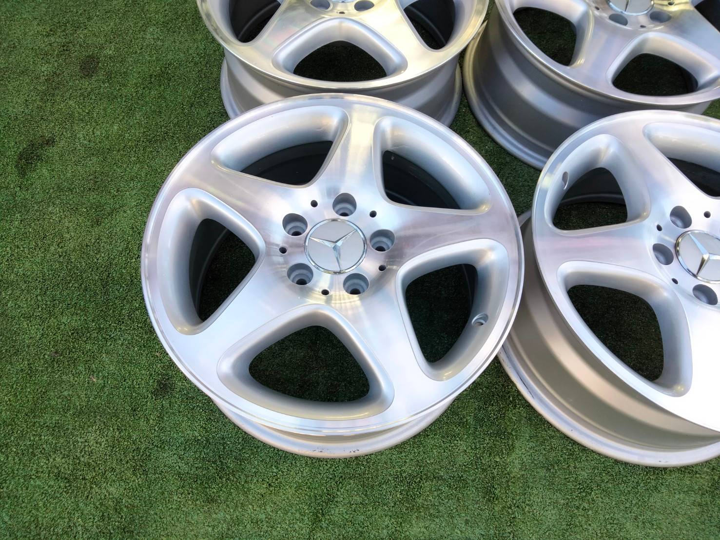 ล้อแท้ w203 AV 16" ลายดาว ตัวท๊อฟ