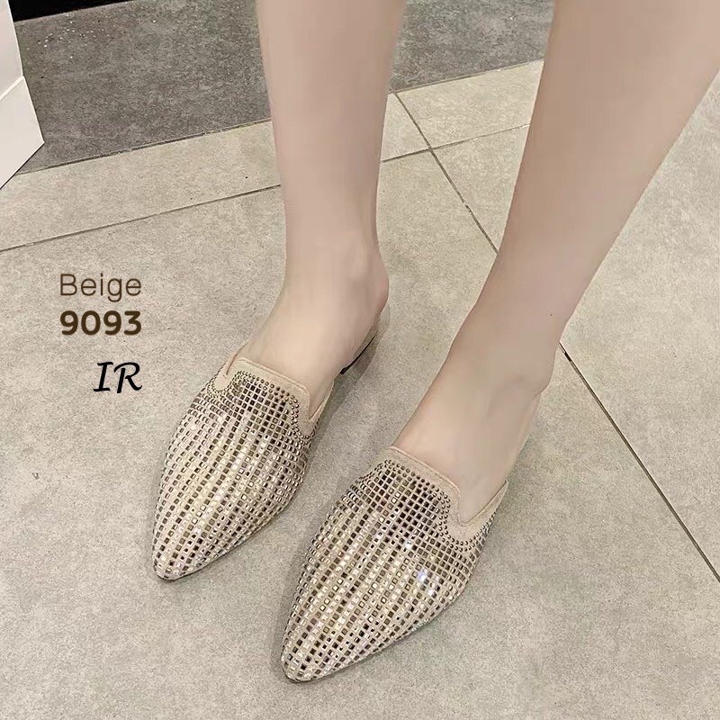รองเท้าลำลองเปิดส้นแต่งเพชร (สีเบจ)