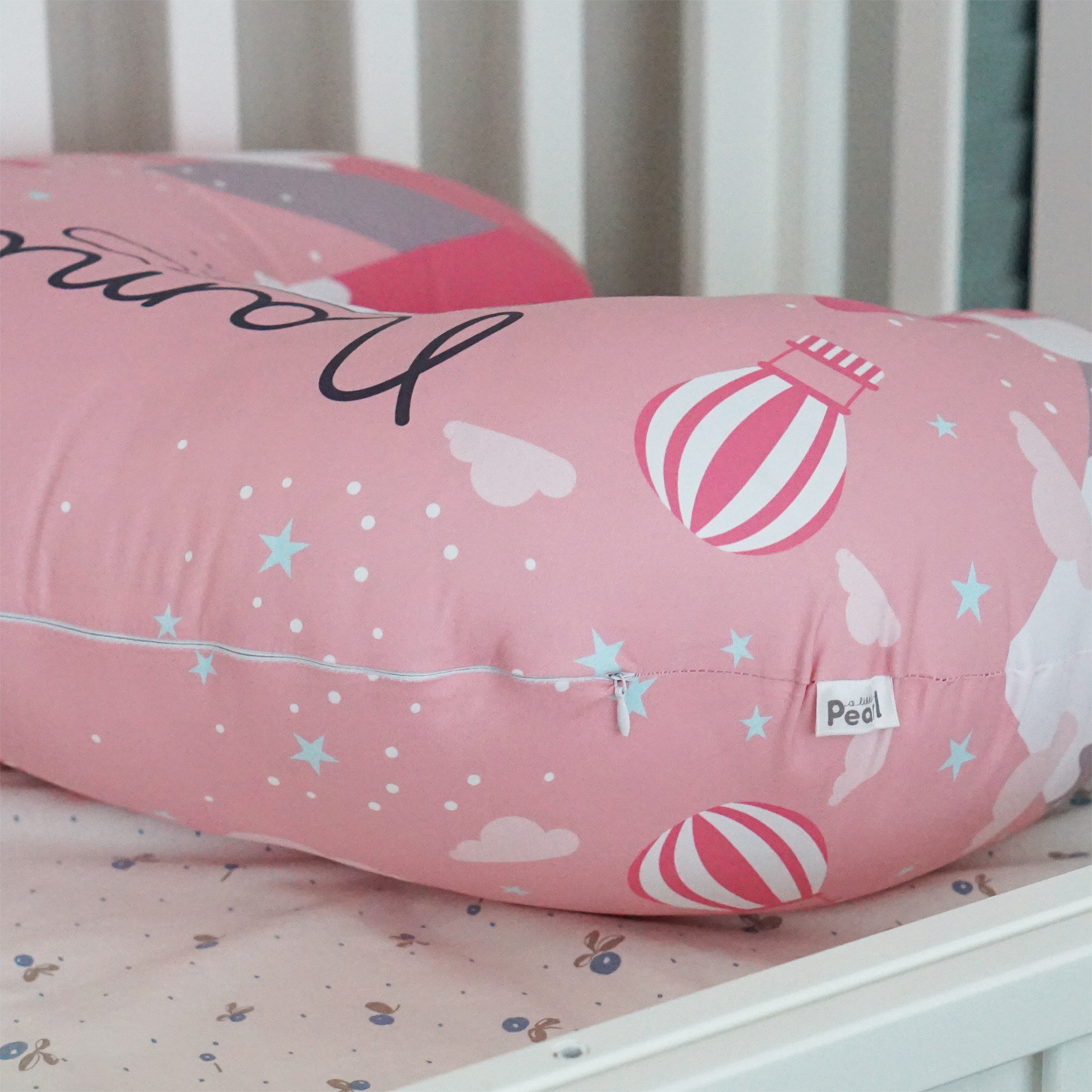 หมอนรองให้นม สั่งทำใส่ชื่อ ลาย Mountain - Pink