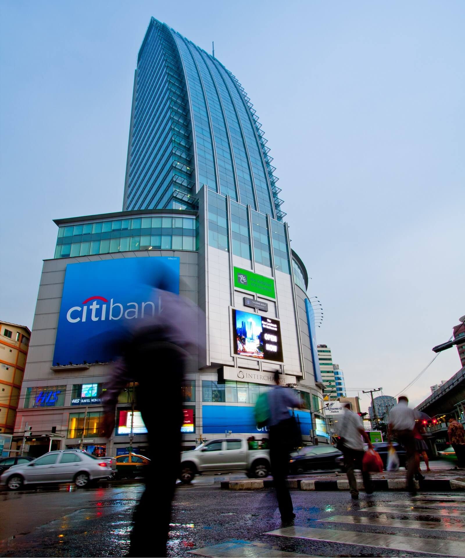 อาคารอินเตอร์เชนจ์ 21 (Interchange 21) สำนักงานให้เช่า เกรด A ย่านสุขุมวิท อโศก ใกล้รถไฟฟ้า BTS และ MRT