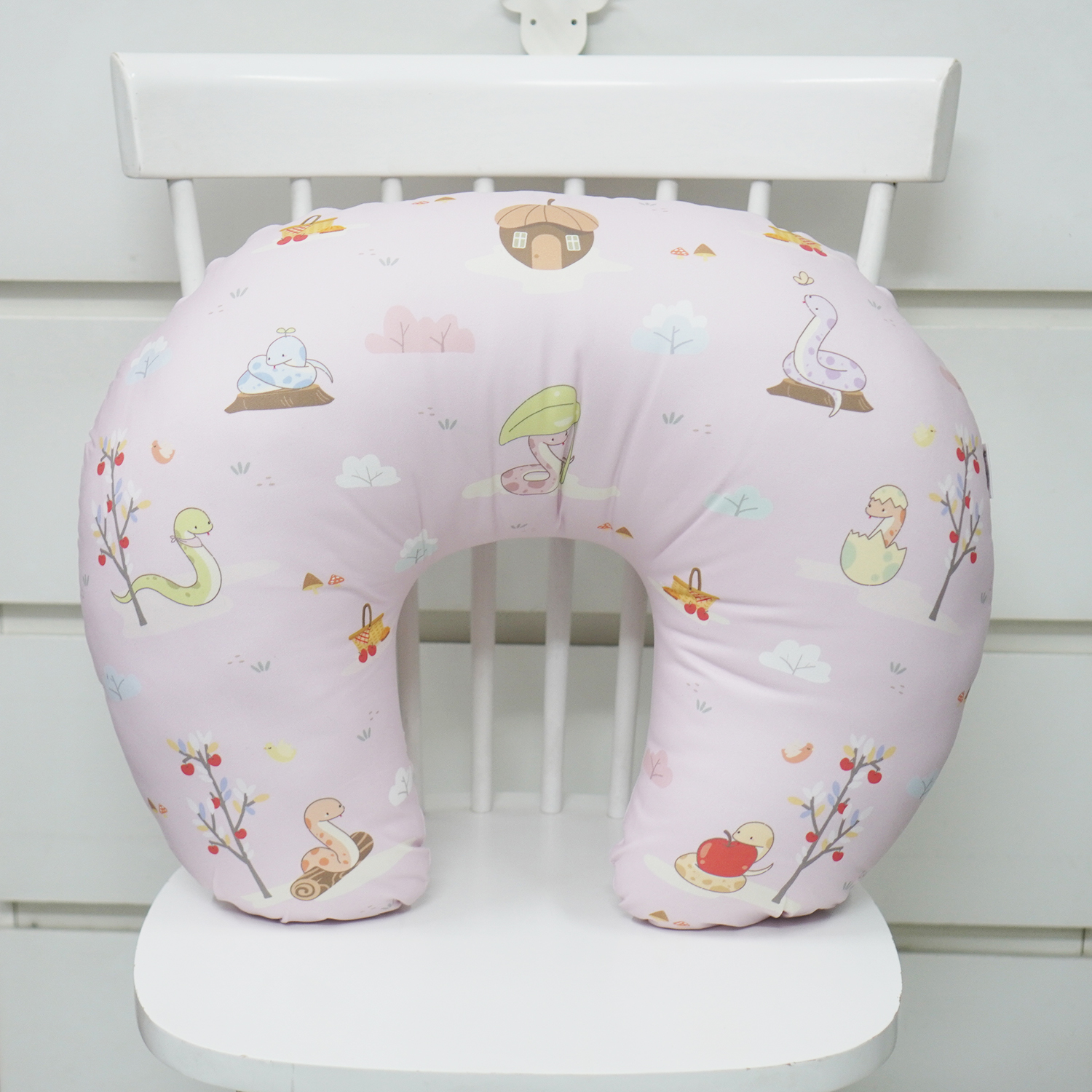 หมอนรองให้นม Nursing Pillow แบบพร้อมส่ง ลาย Snakes in the garden - Pink