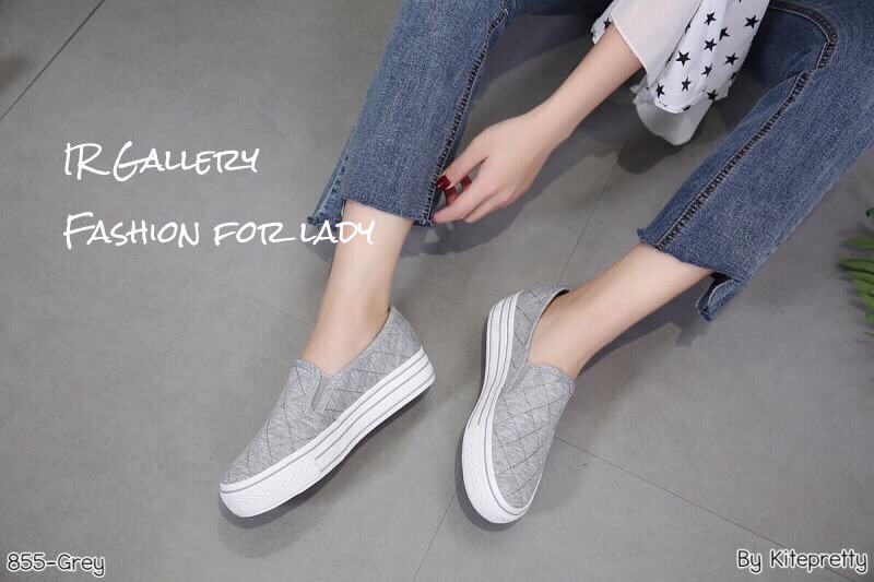รองเท้าผ้าใบผ้านิ่มทรง Slip on (สีเทา)