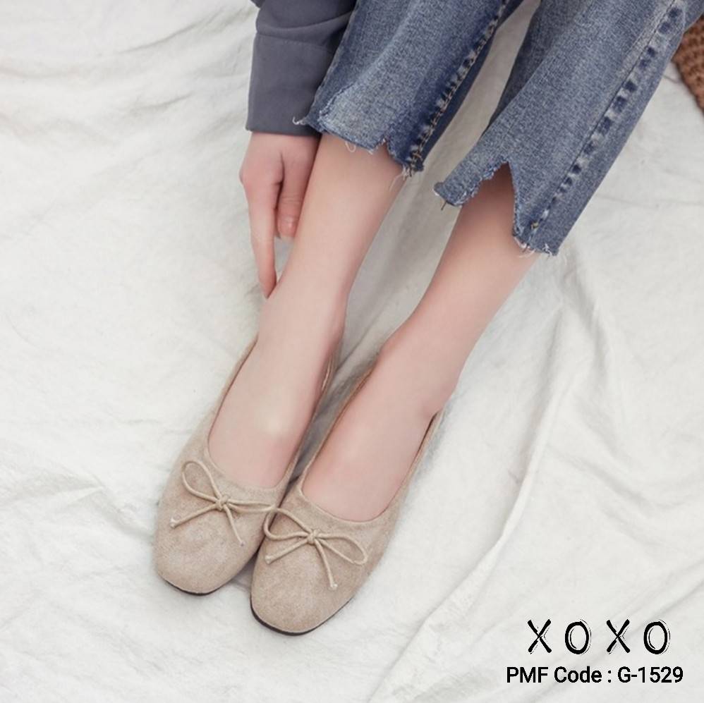รองเท้าส้นแบนแต่งริบบิ้น (สีครีม)