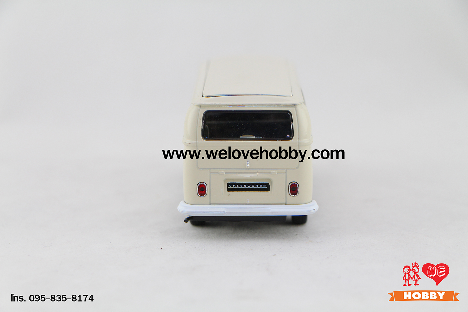 โมเดลรถตู้โฟล์คคลาสสิค 1972 Volkswagen Type 2 Bus สีครีม Scale 1:34-1:39